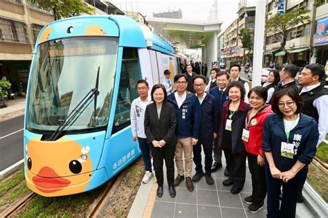 輕軌成圓|輕軌成圓試營運亮點多 首航列車司機員開箱 成功完成。